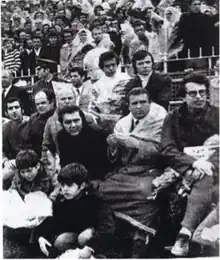 On the way to Wembley: The Panathinaikos bench with Nikos Sakoulis, Ferenc Puskas and Diamantis Pateras. At the feet of the latter is his seven-year-old son Nikos, later president of the Panathinaikos football team