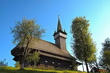 Wooden Church of St. Nicholas (1604) in Nyzhnya Apsha