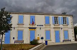 The town hall in Le Gué-d'Alleré