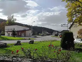 The town hall and cross in Vennans