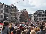 Peoples after the combat on the Grand Place