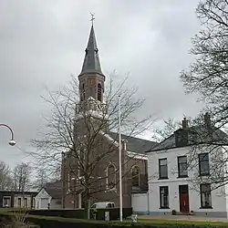 View on Driehuizen from the canal