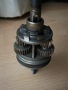 A Sturmey-Archer AM bicycle hub gear mechanism with the ring gear removed to show the compound (stepped) planet gears.