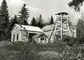 Temporary wooden headframe (1949).