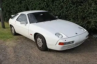 Porsche 928 S4