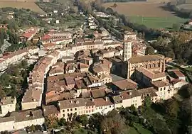 An aerial view of Lombez