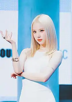 Eunha in blonde hair posing for the camera in July 2020