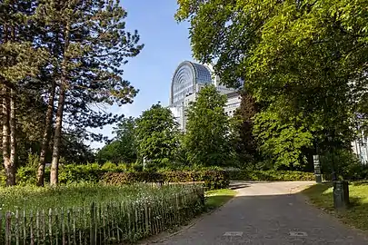 View of Leopold Park; the museum's location (European Parliament building in the background)