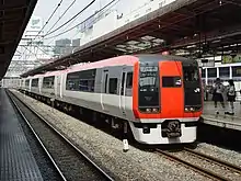 A 253 series EMU on a Narita Express service in August 2003