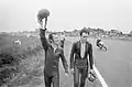 Jan de Vries after a crash in Assen in 1971, to the right is  Henk van Kessel.