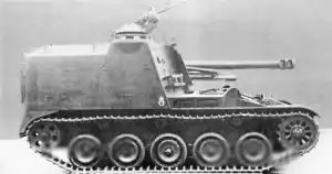 The Obusier de 105 modèle 1950 as equipped on the Mk 61 105mm self-propelled howitzer, where it is the vehicle's primary armament.