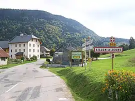 The road into Aillon-le-Jeune