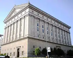 Alumni Hall of the University of Pittsburgh, built in 1915, at Fifth and Lytton Avenues.