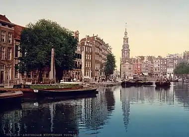 The Munttoren as seen from the Singel in 1900