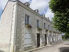 The town hall in Antran