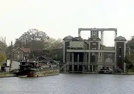 The Fontinettes boat lift