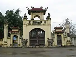 Entrance to Đền thờ Mẫu Âu Cơ