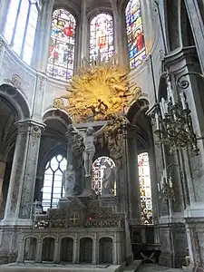 The altar in the choir, with its gilded "Gloire", or "Glory".