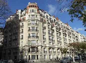 Beaux Arts influences - Avenue de Versailles no. 70-72, Paris, "Modern" decor in an established typology, designed by Paul Delaplace and sculpted by Jean Boucher, 1928