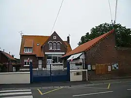 The town hall and school of Bécordel-Bécourt