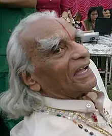 BKS Iyengar wearing the Srichurnam in its more casual, abbreviated form.