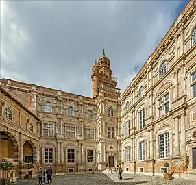 The courtyard and the staircase tower (1555-1557)