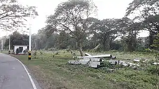 Cantonment road beside Barrackpore Racecourse railway station