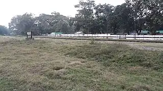 Barrackpore Racecourse railway station platform