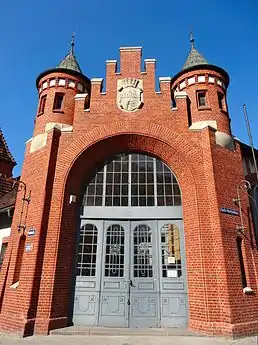 Main gate detail