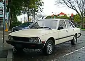 Early model Peugeot 505 Diesel with round headlamps (USA)