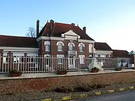 The town hall in Bernes