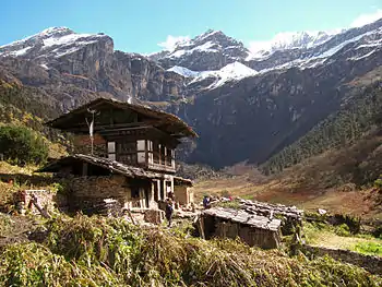 Farmhouse, Soe Gewog