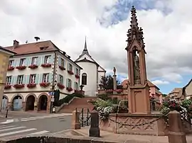 The fountain and surroundings in Bischoffsheim