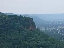 Image 40The Driftless Area of southwestern Wisconsin is characterized by bluffs carved in sedimentary rock by water from melting Ice Age glaciers. (from Wisconsin)