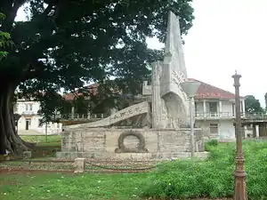 Italian plane crash monument with Governor's palace