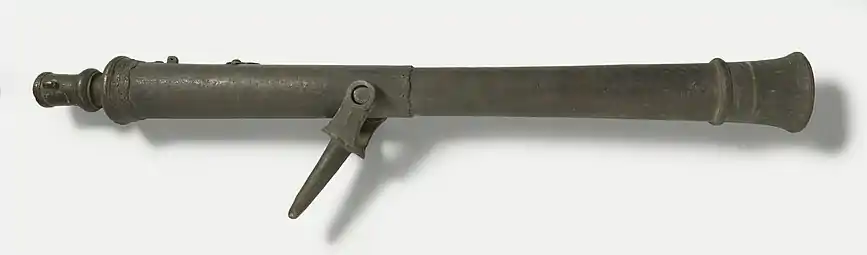 Blunderbuss lela, 115 cm long. The diameter of the flared muzzle is 8.4 cm.