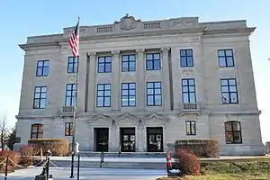 Brown County Courthouse in Hiawatha (2011)