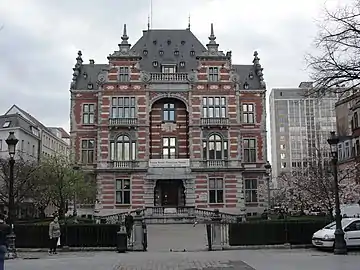 Former Municipal School no. 13 (currently the Haute École Francisco Ferrer)