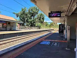 Southbound view from Burwood platform 1 facing towards platform 2