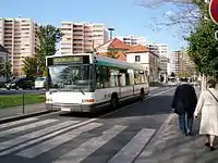 Bus on route 613 in the old TRA livery (2009)