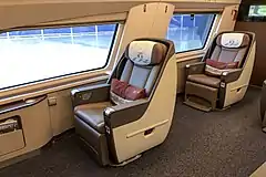 Business class seats on CR400AF-B-2116