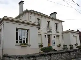 The town hall in Buthiers