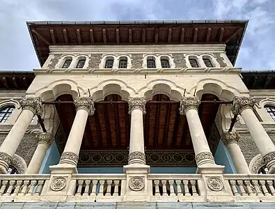 Trilobed arches - Cantacuzino Castle in Bușteni