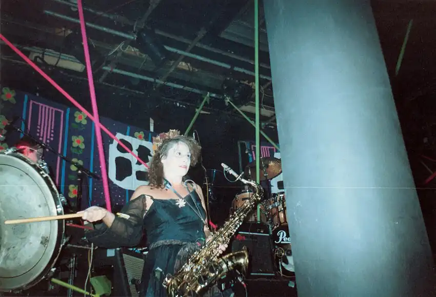 Cardiacs live in Amsterdam 1987 4.jpg