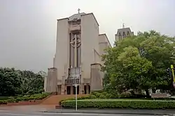 Main entrance of the cathedral off Hill Street.