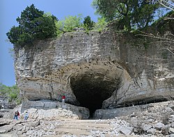 Following his military service, in the American Revolutionary War, Samuel Mason led a gang of river pirates, from 1797 to 1799, on the Ohio River, at the infamous outlaw haunt of Cave-in-Rock.