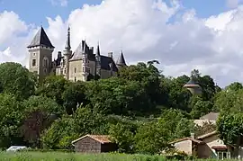 The Château-d'Aigne, next to the village of Iteuil