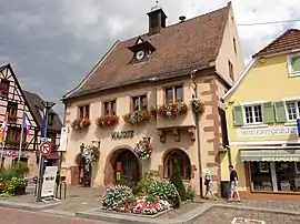 The town hall in Châtenois