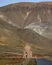 Monument commemorating the Battle of Chaldiran, where more than 7,000 Muslims of the Shīʿa and Sunnī sects killed each other