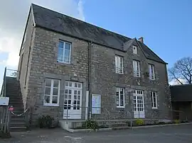 The town hall in Champcervon